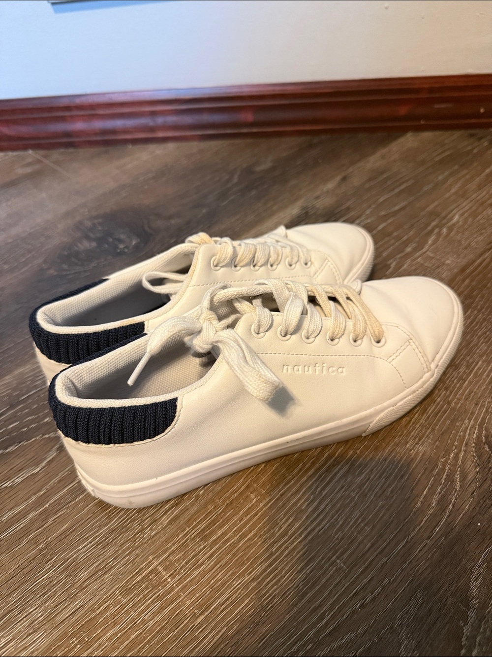 Nautica Cream Low-Top Sneakers with Navy Heel Knit